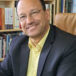 صورة علي الطائي